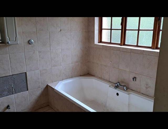 4 BEDROOM HOUSE FOR SALE IN ELANDSRAND